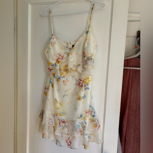 Lulus flowy floral dress - Picture 2 of 3